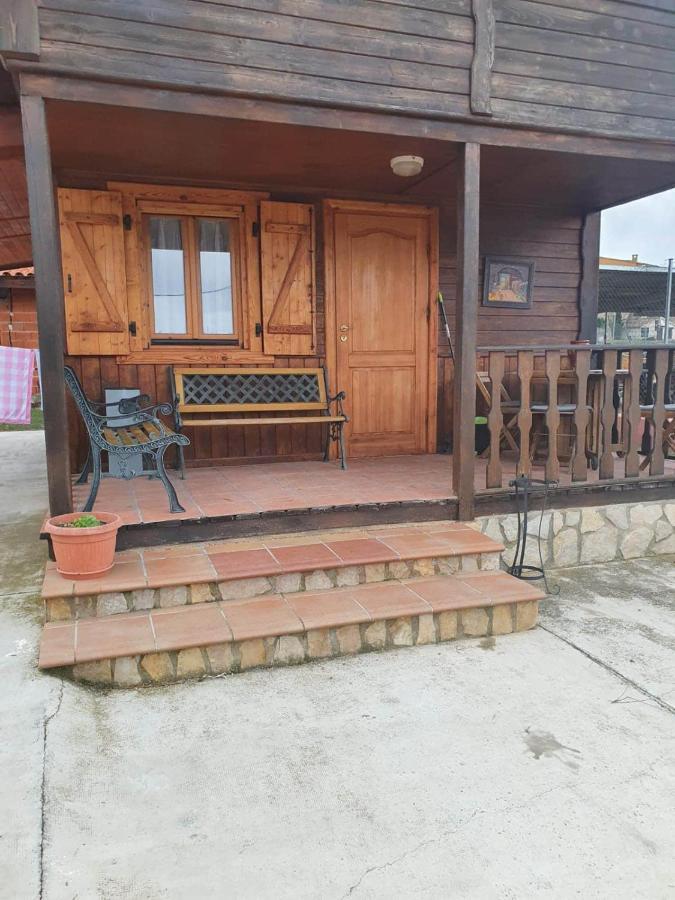 Cabana De Madera Especial Y Acogedora Cardenete Exterior photo
